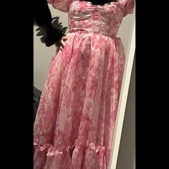 Gorgeous pink Selkie The Ritz gown size large. - Picture 4 of 4